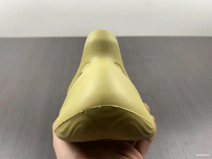Yeezy Sulfur Adidas Foam RNNR GV6775 0516